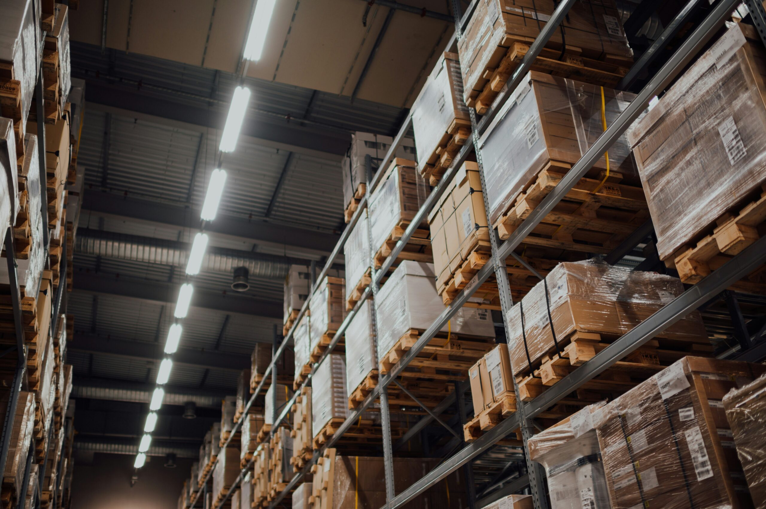What Does "Next-Day Warehousing" Mean in Manufacturing? A Beginner's Guide